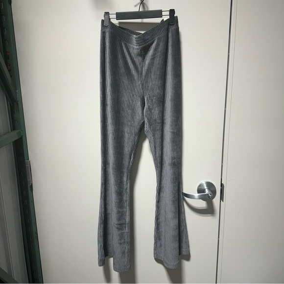 Aerie Womens Groove On Pants Velour Flared Leg High Waisted Ribbed Gray L NEW - Picture 2 of 5